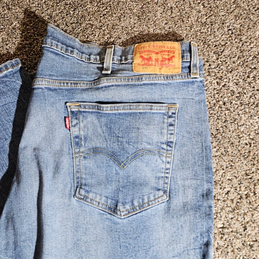 Levis 541 Mens Athletic Taper Light Wash Blue Denim Jeans W46 L32 18757-0031